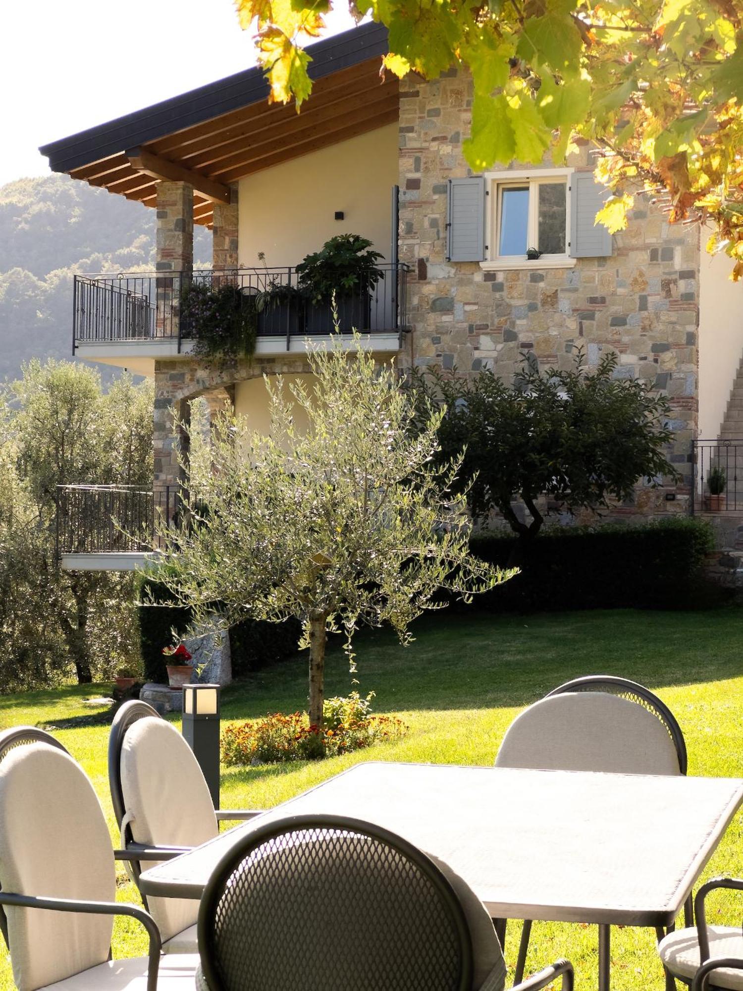 Mos Country House Tremosine Exterior foto
