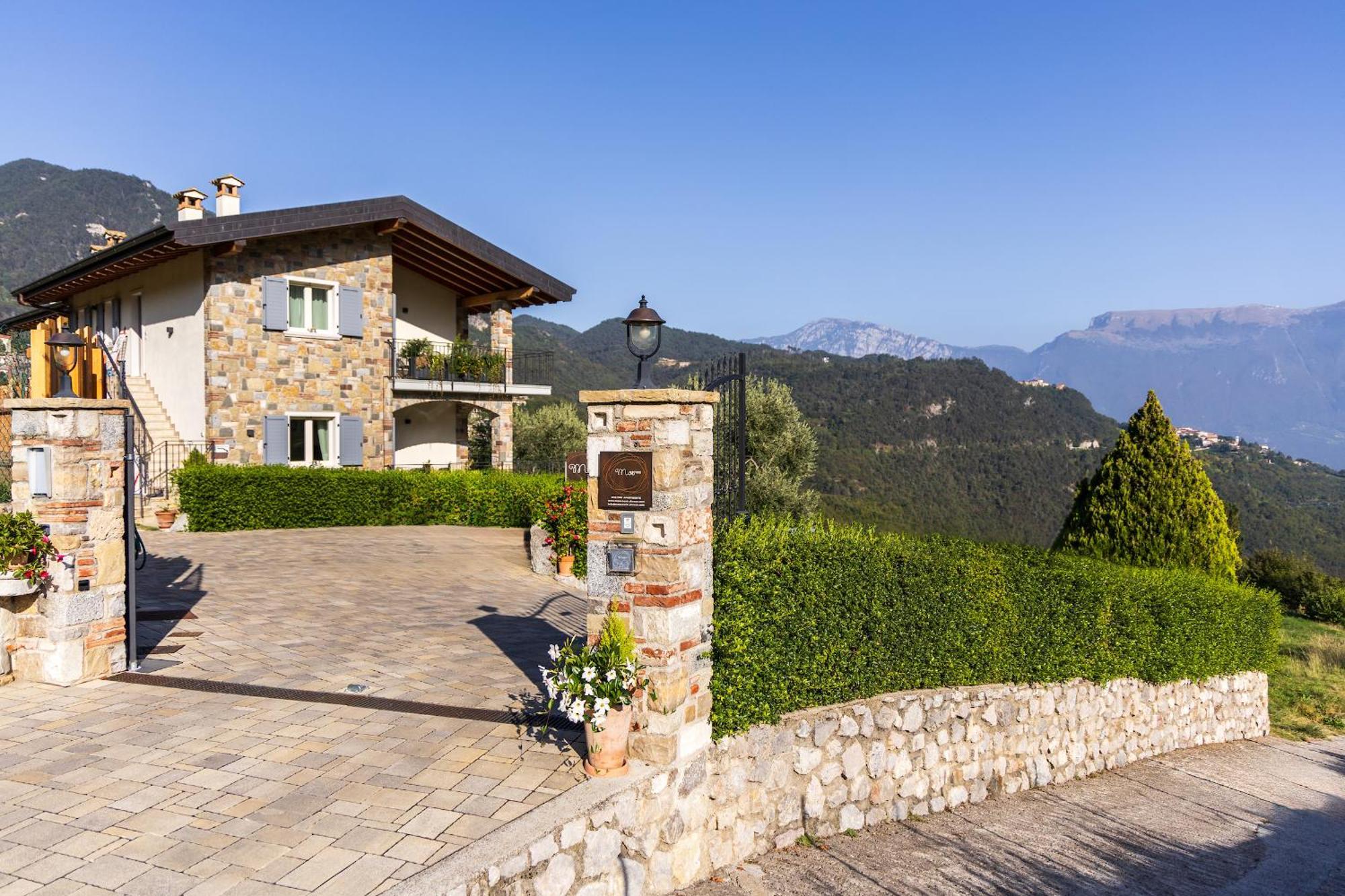 Mos Country House Tremosine Exterior foto