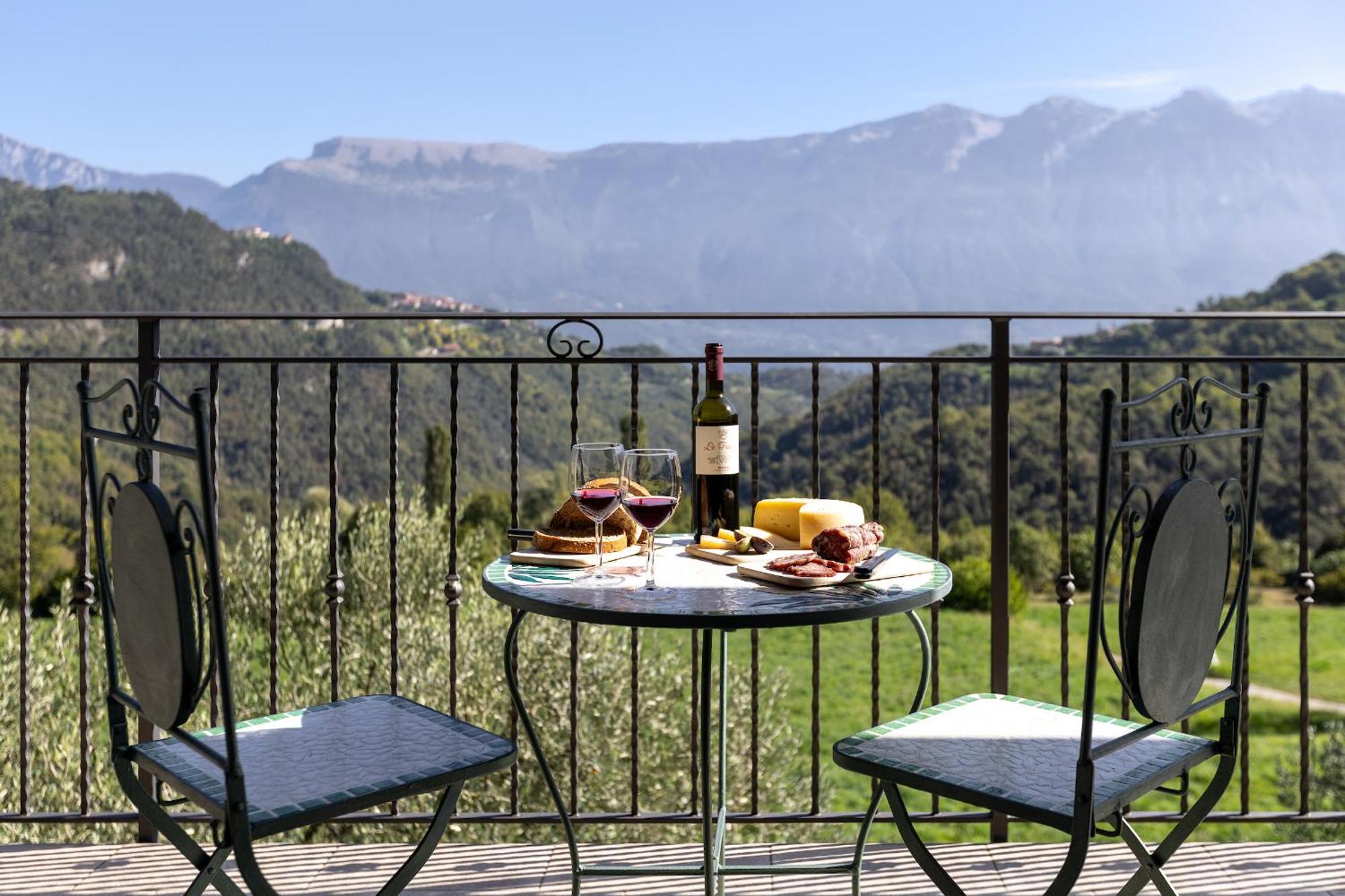 Mos Country House Tremosine Exterior foto