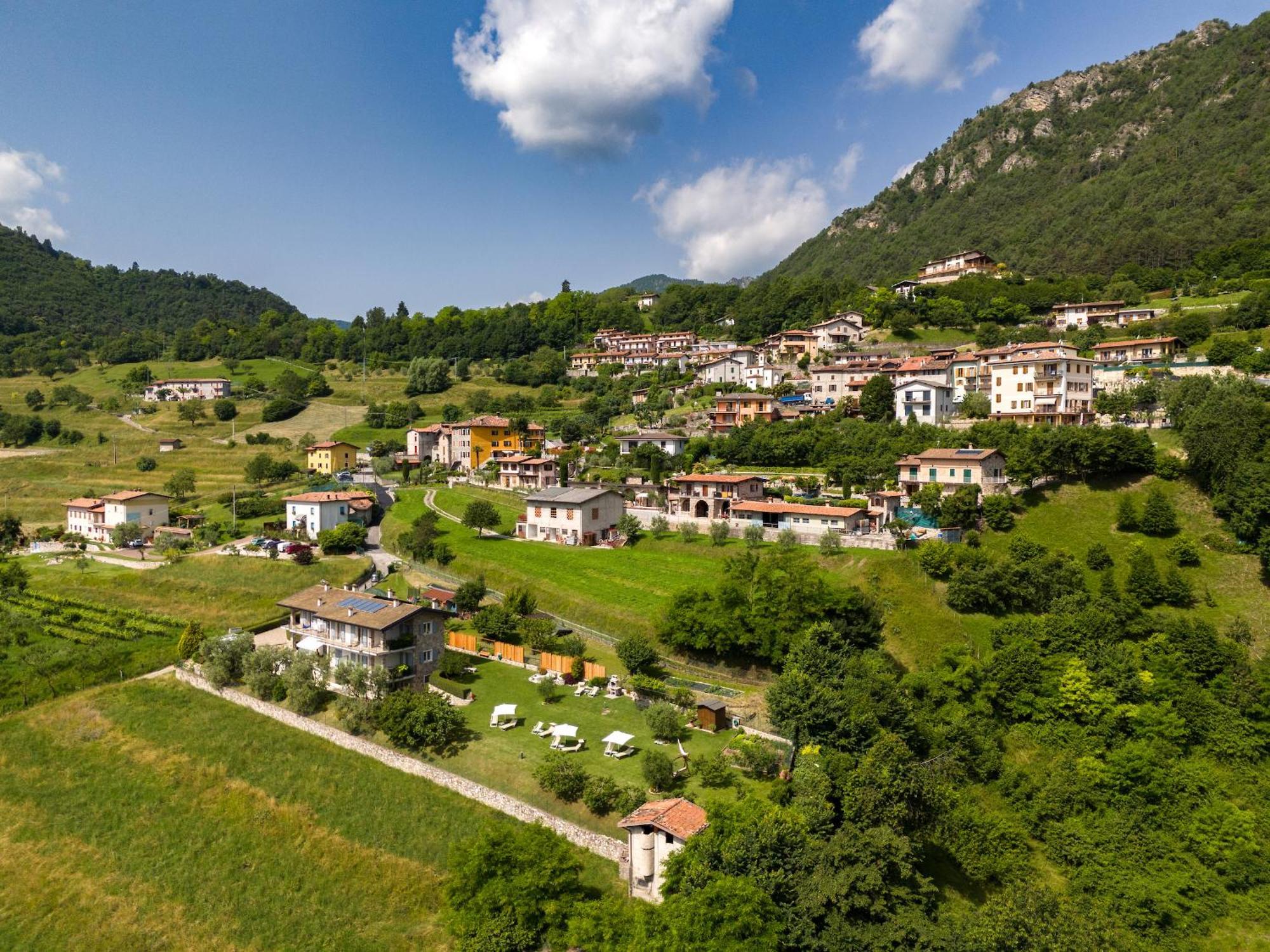 Mos Country House Tremosine Exterior foto